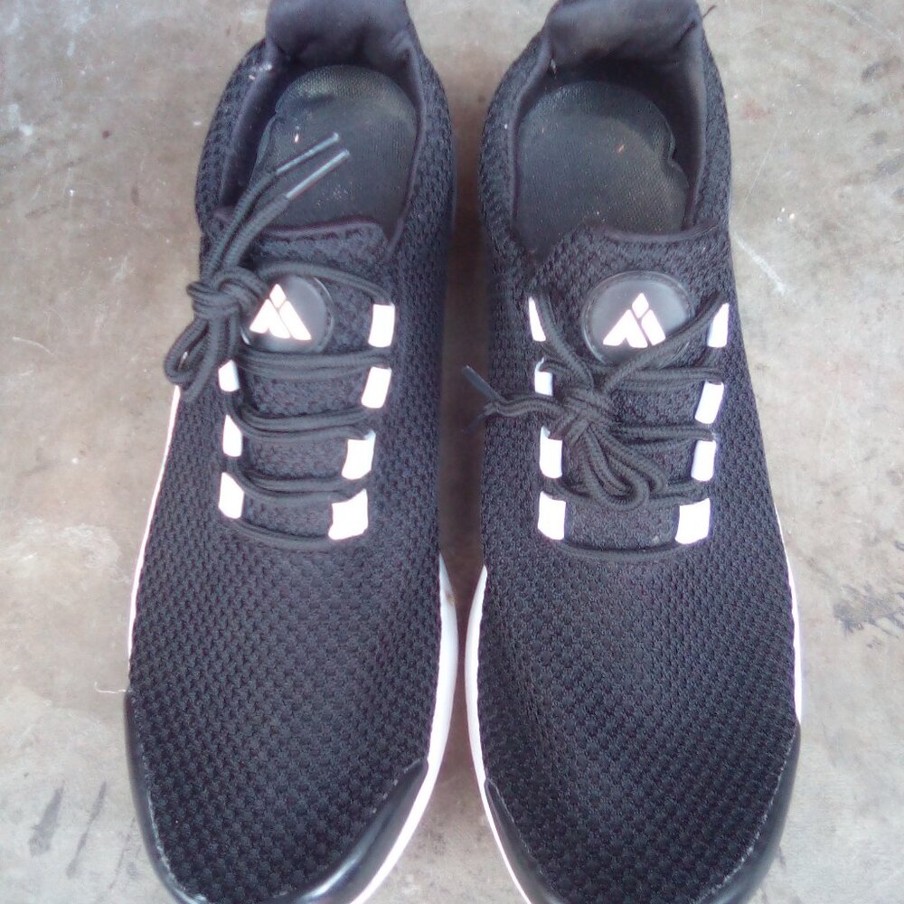 Barely Used Mishansha Men's Sneakers Black Size 13